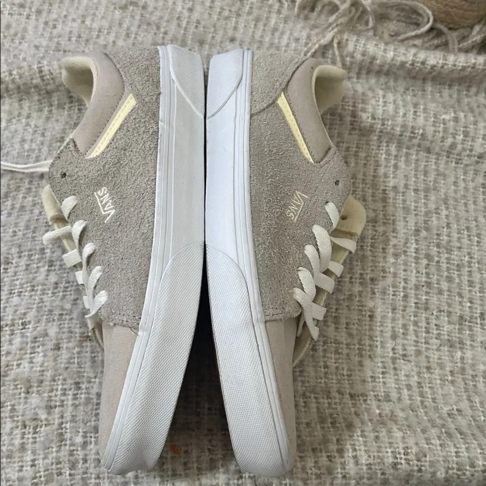 Vans Seldan Hairy Sneakers - Light Grey, Size 10, NWOT